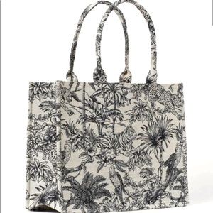 H&M Jacquard Weave Bag Toile Book Tote